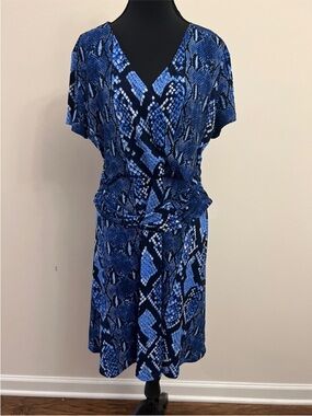 NWOT MICHAEL Michael Kors Blue Snake-Print Wrap-Style Midi Dress